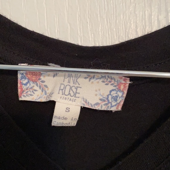 Pink Rose Black Tee with Knot Detail - Picture 3 of 4